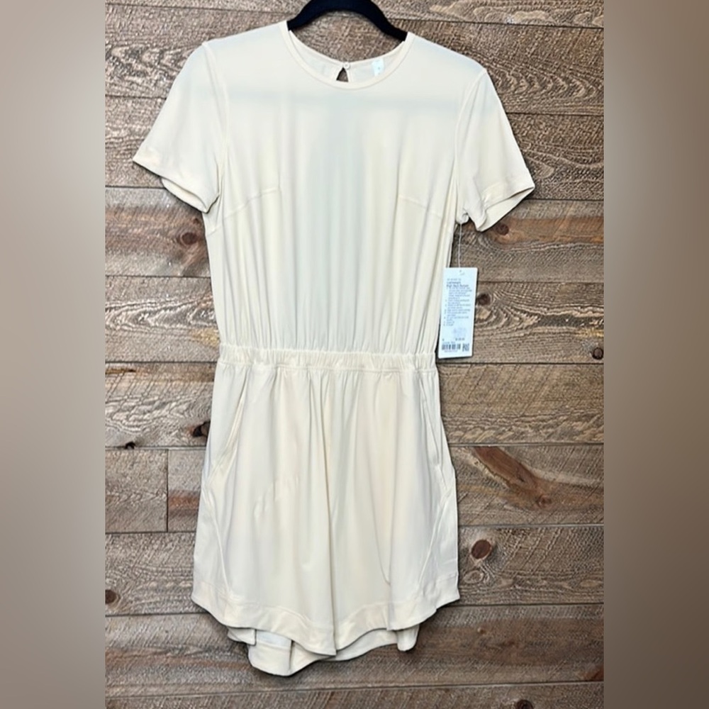 Lululemon high neck lightweight Romper NWT - Picture 2 of 5